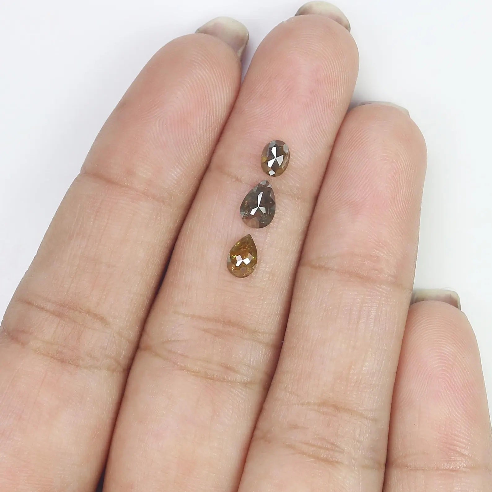 0.98 Ct Natural Loose Mix Shape Diamond Black Color Mix Shape Diamond 4.40 MM Natural Diamond Yellow Color Mix Shape Rose Cut Diamond NQ1047
