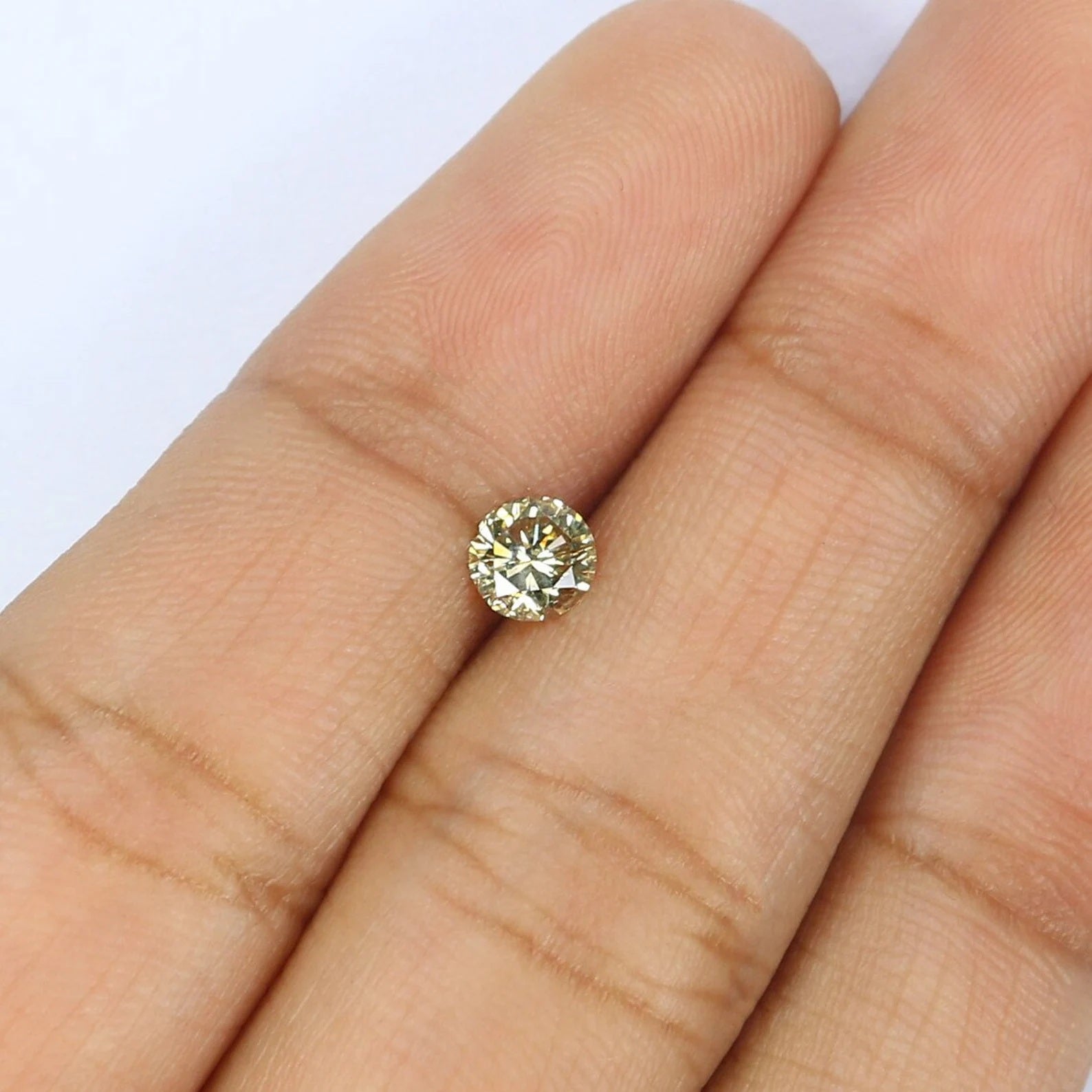 0.38 CT Natural Loose Round Shape Diamond Light Yellow Color Round Diamond 4.55 MM Natural Yellow Color Round Brilliant Cut Diamond QN2180