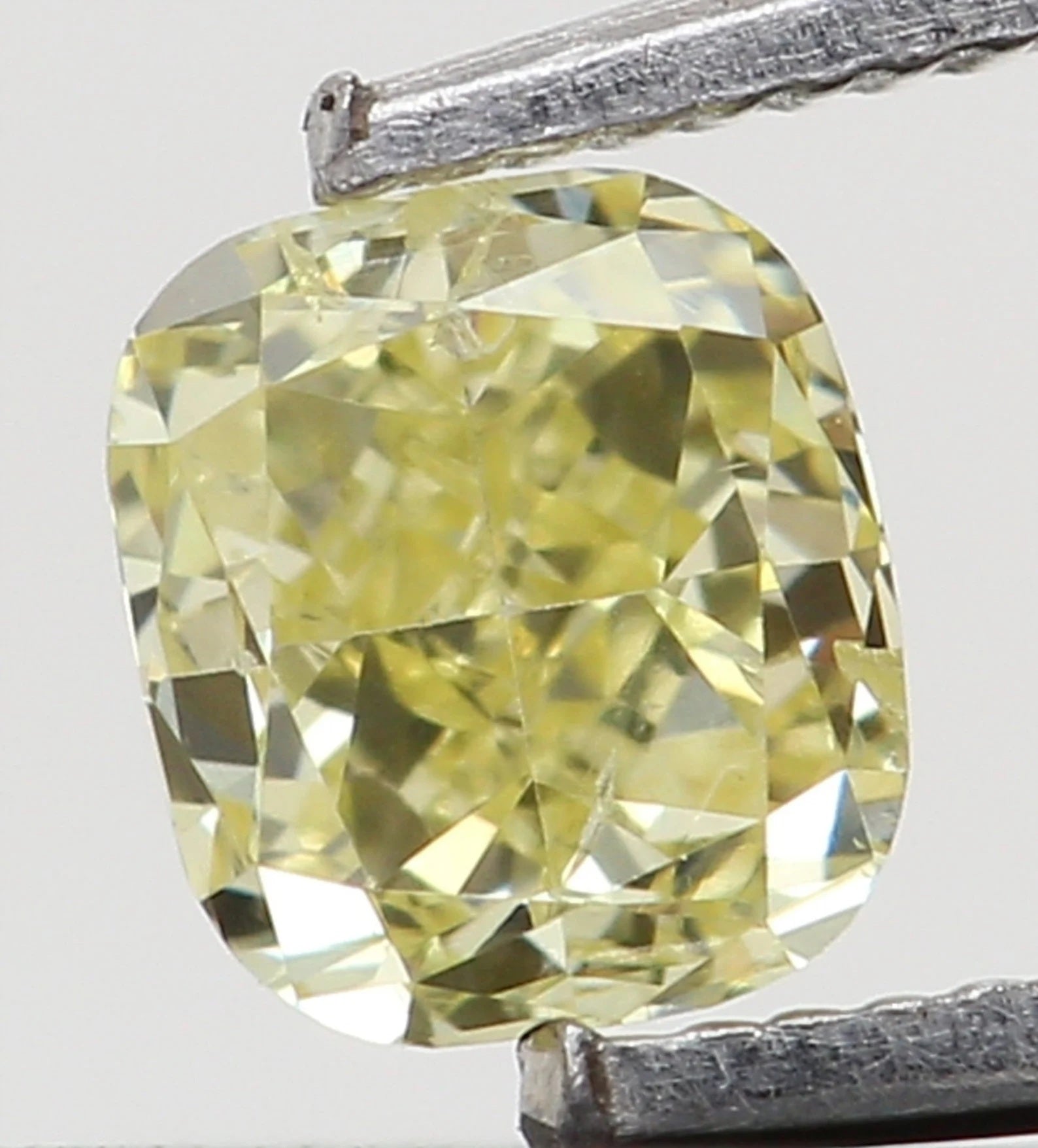 0.16 Ct Natural Loose Diamond Cushion Yellow Color SI1 Clarity 3.20 MM N8178