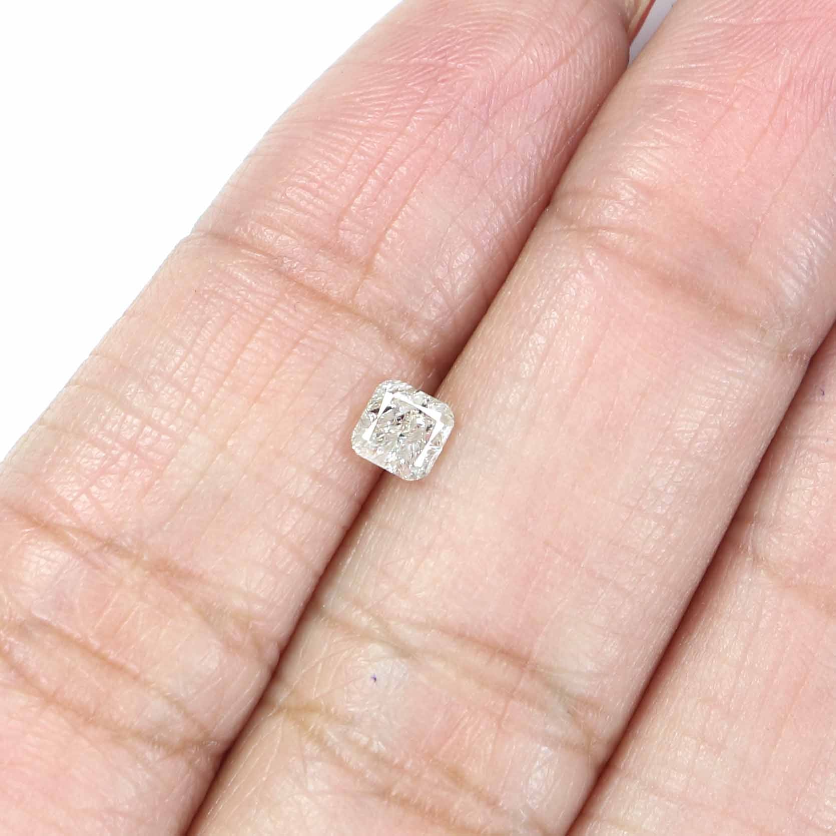 0.36 CT Natural Loose Cushion Shape Diamond Grey Color Cushion Cut Diamond 3.90 MM Natural Yellow Color Cushion Brilliant Cut Diamond KQ1811