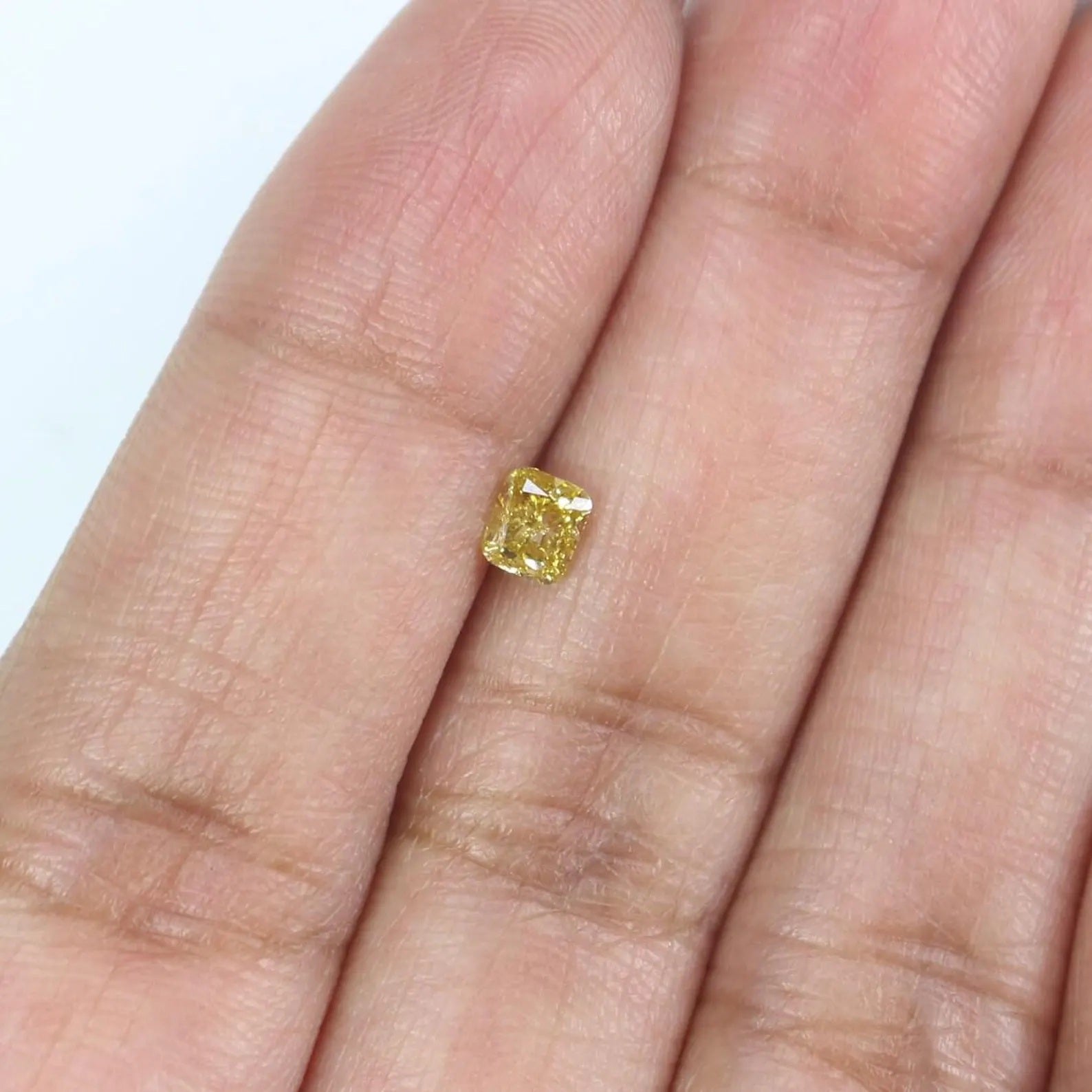 0.34 CT Natural Loose Cushion Shape Diamond Orange Color Cushion Diamond 4.00 MM Natural Yellow Color Cushion Brilliant Cut Diamond NQ9805