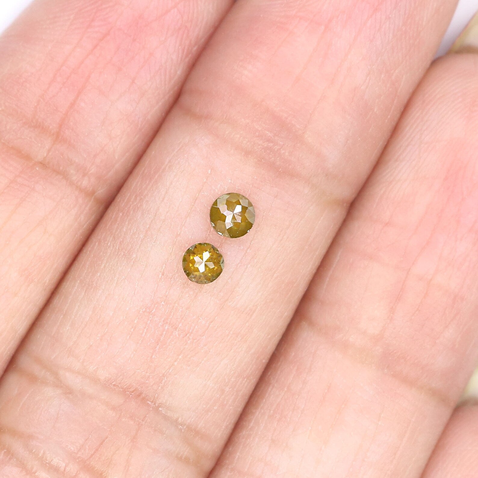 Natural Loose Rose Cut Diamond Yellow Green Color 0.22 CT 2.69 MM Round Rose Cut Shape Diamond N7537