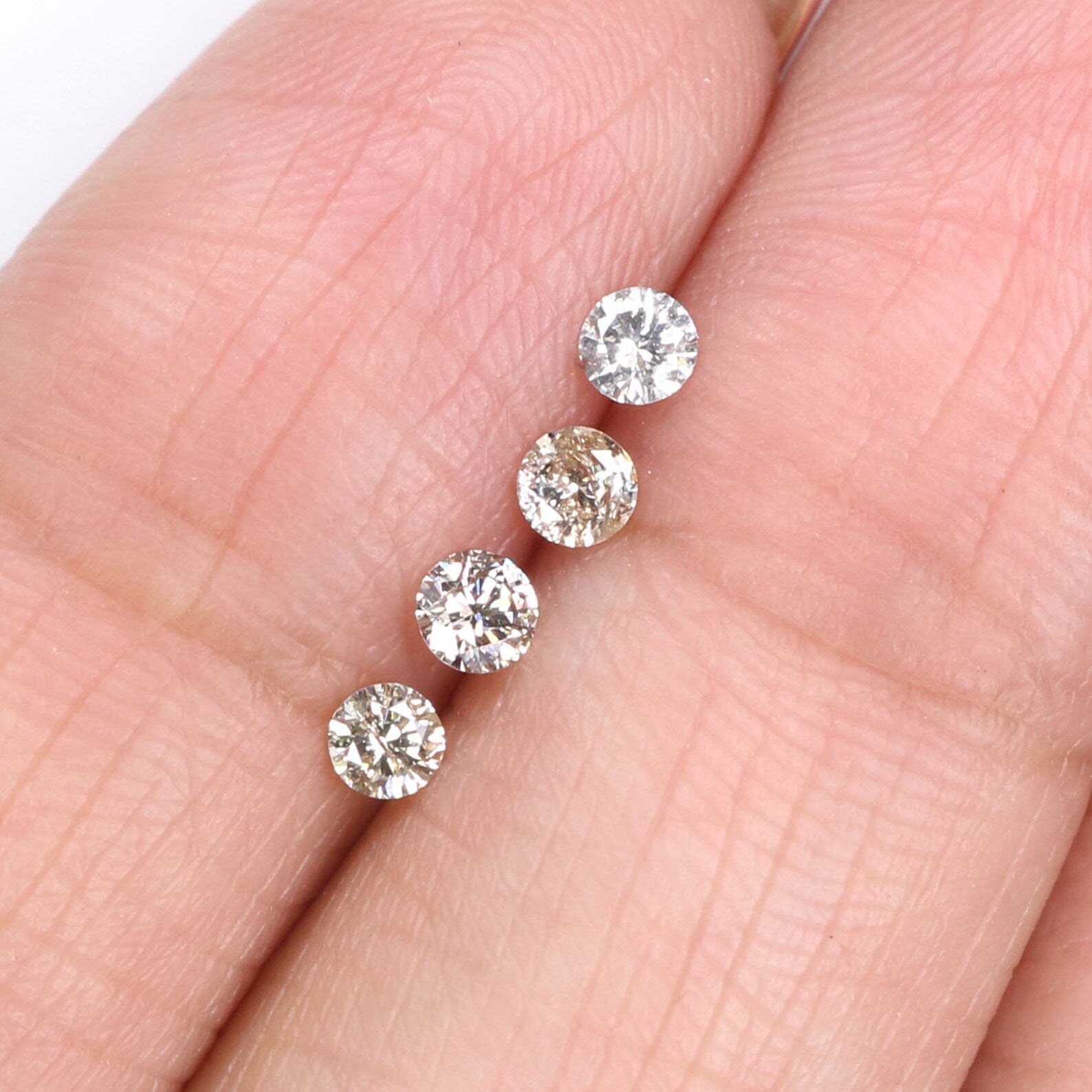 Natural Loose Round Brown Color Diamond 0.27 CT 2.50 MM Round Shape Brilliant Cut Diamond N7513