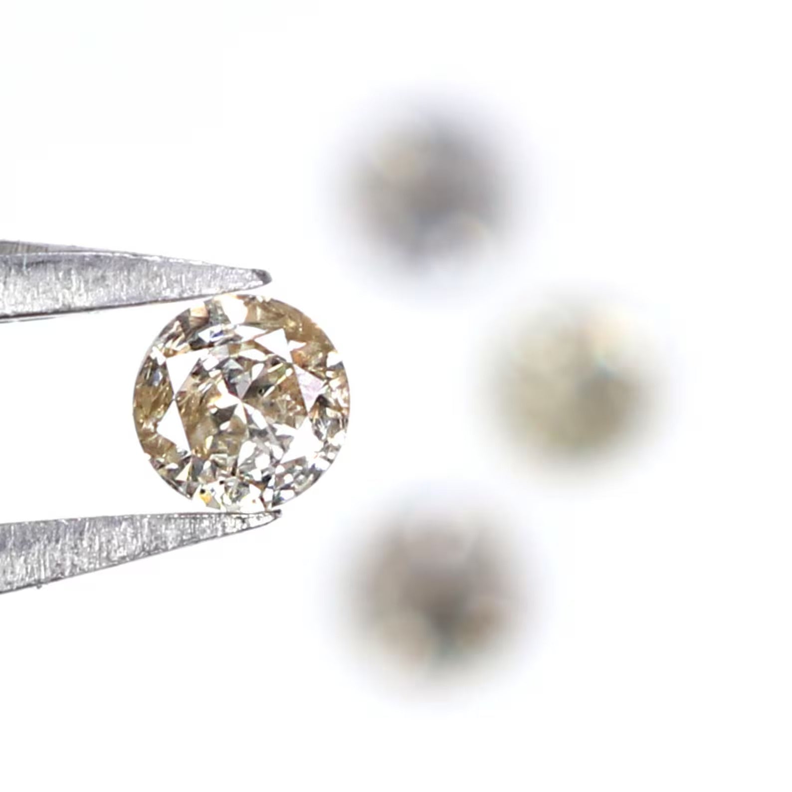 Natural Loose Round Brown Color Diamond 0.27 CT 2.50 MM Round Shape Brilliant Cut Diamond N7513