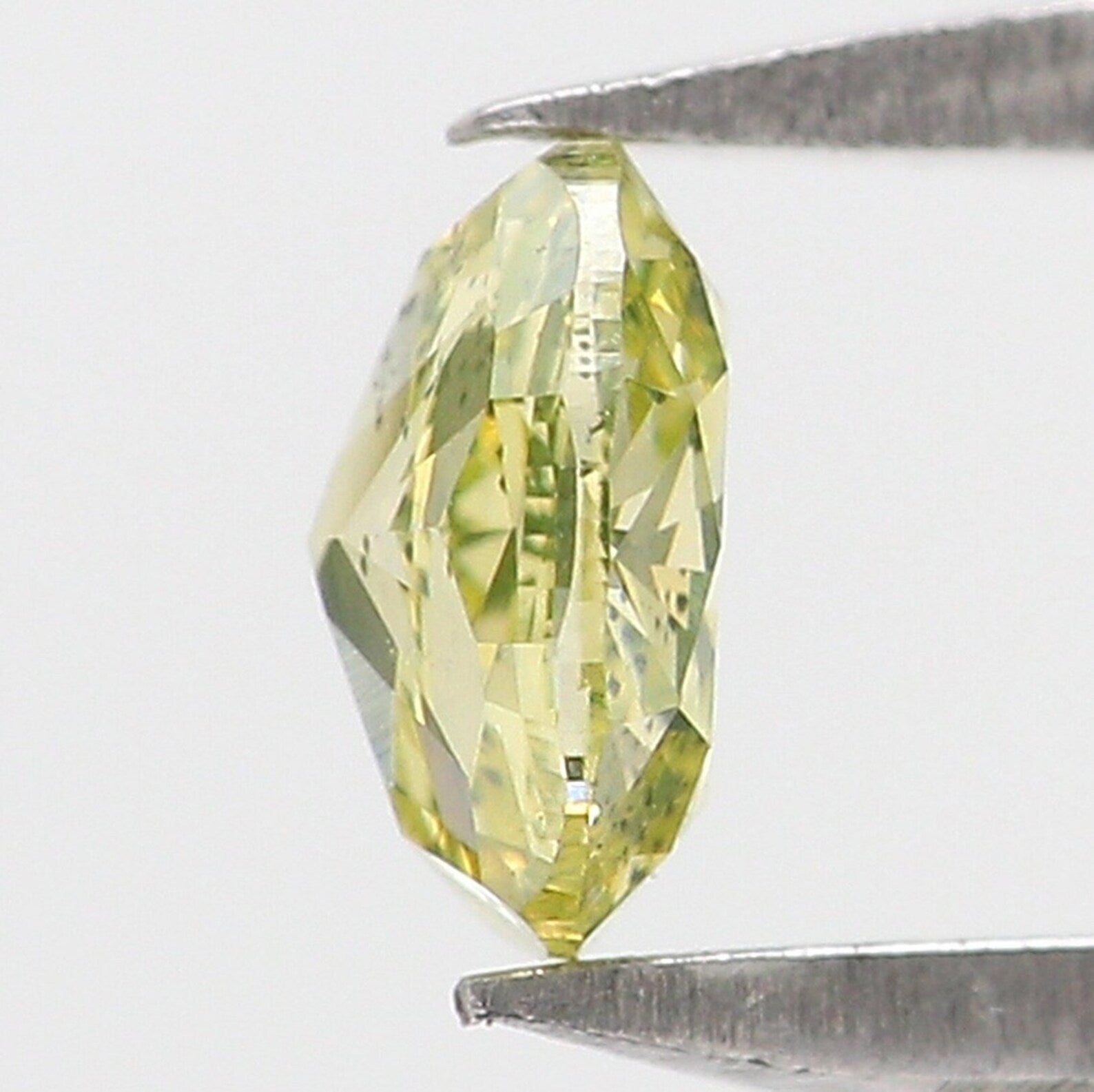 0.26 CT Natural Loose Oval Shape Diamond Greenish Yellow Color Oval Diamond 4.30 MM Natural Loose Diamond Oval Brilliant Cut Diamond NQ9808