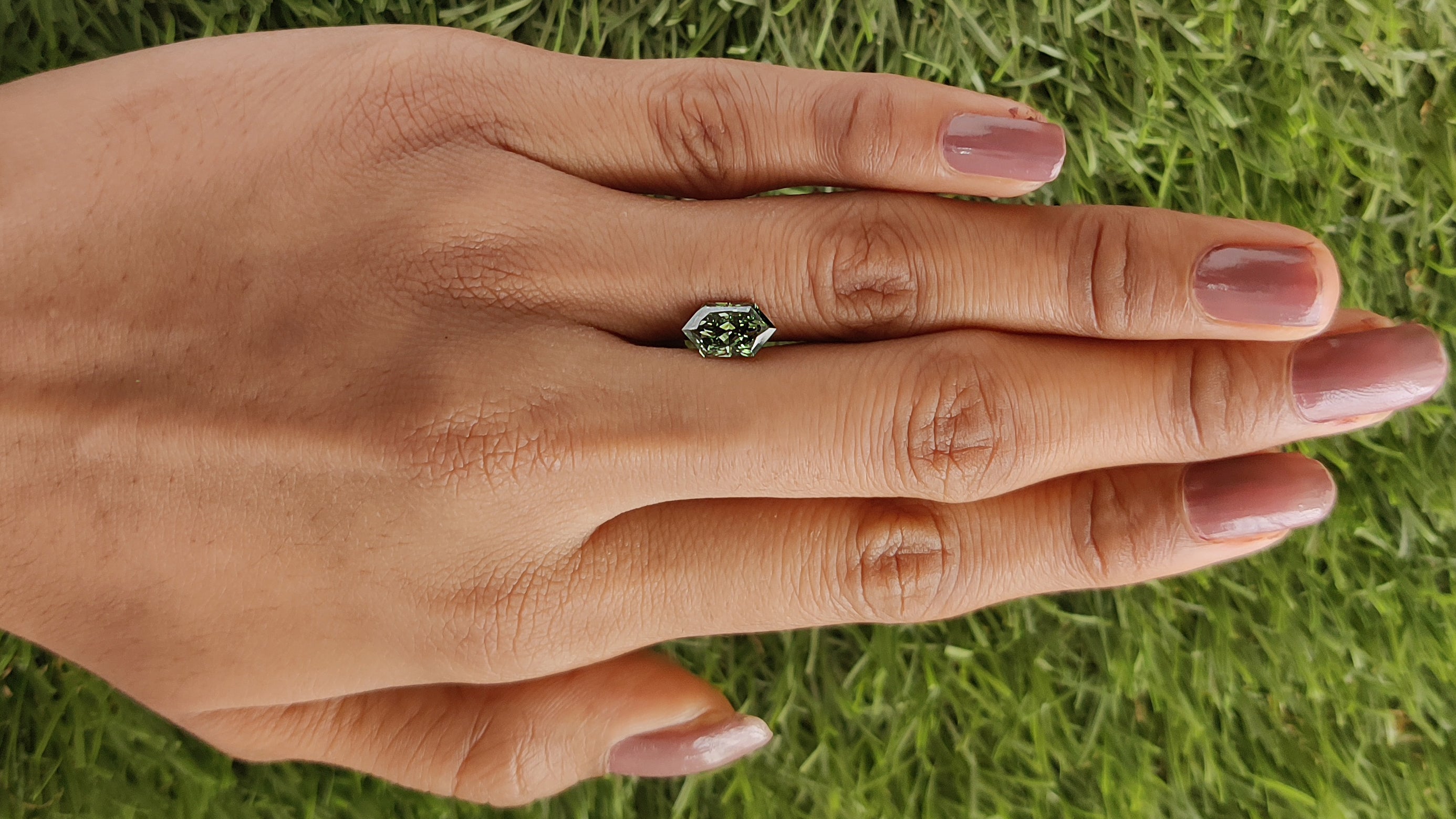 1.31 CT IGI Certified Hexagon Old European Cut Diamond Fancy Vivid Green Color VVS2 Clarity Lab Grown Diamond Lab Created Diamond L3671