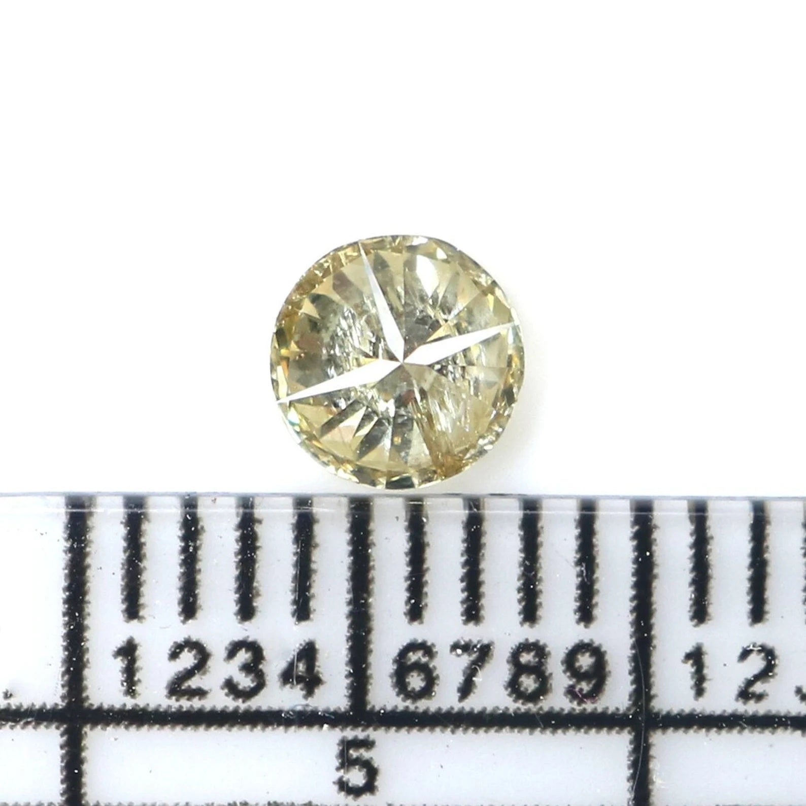 0.38 CT Natural Loose Round Shape Diamond Light Yellow Color Round Diamond 4.55 MM Natural Yellow Color Round Brilliant Cut Diamond QN2180