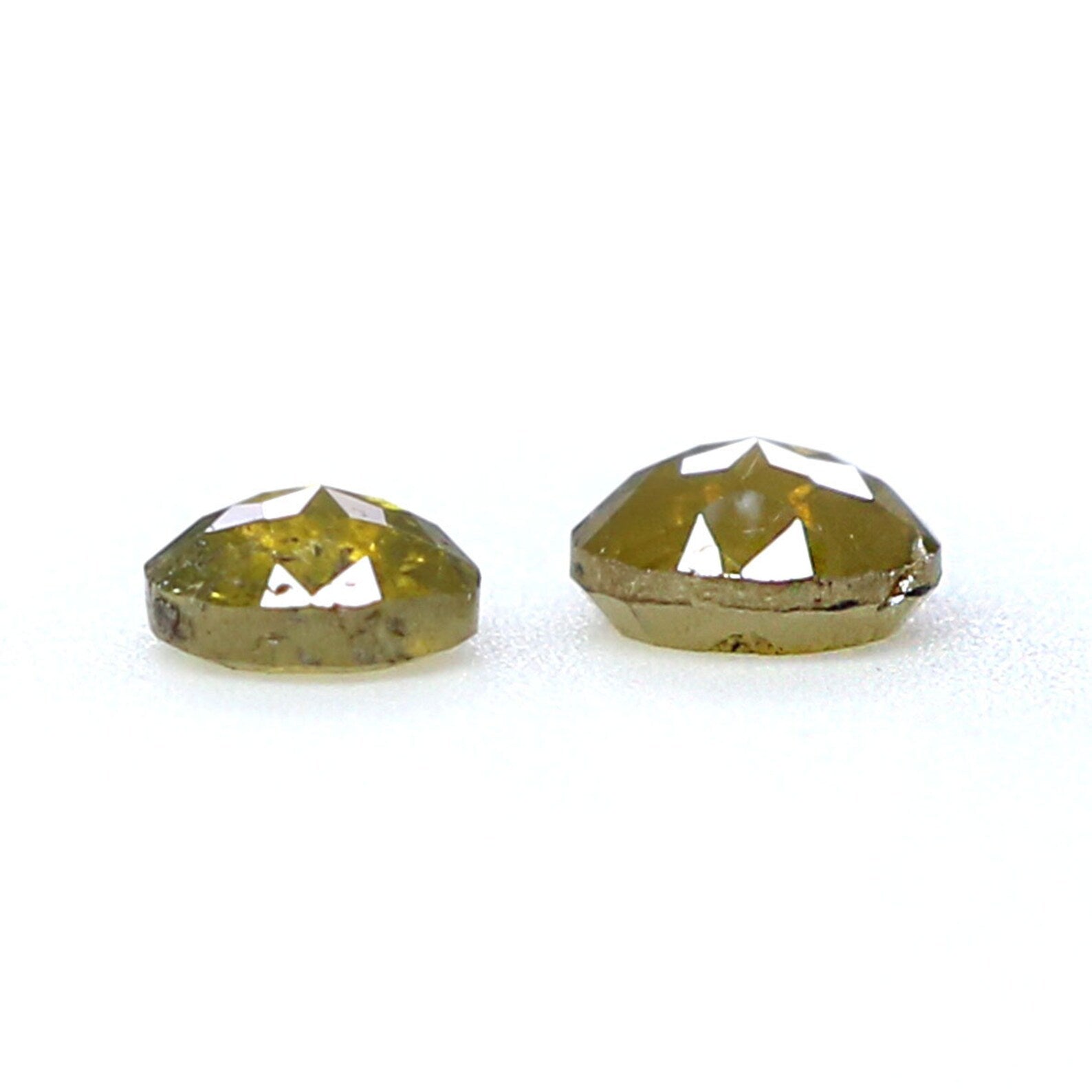 Natural Loose Rose Cut Diamond Yellow Green Color 0.22 CT 2.69 MM Round Rose Cut Shape Diamond N7537