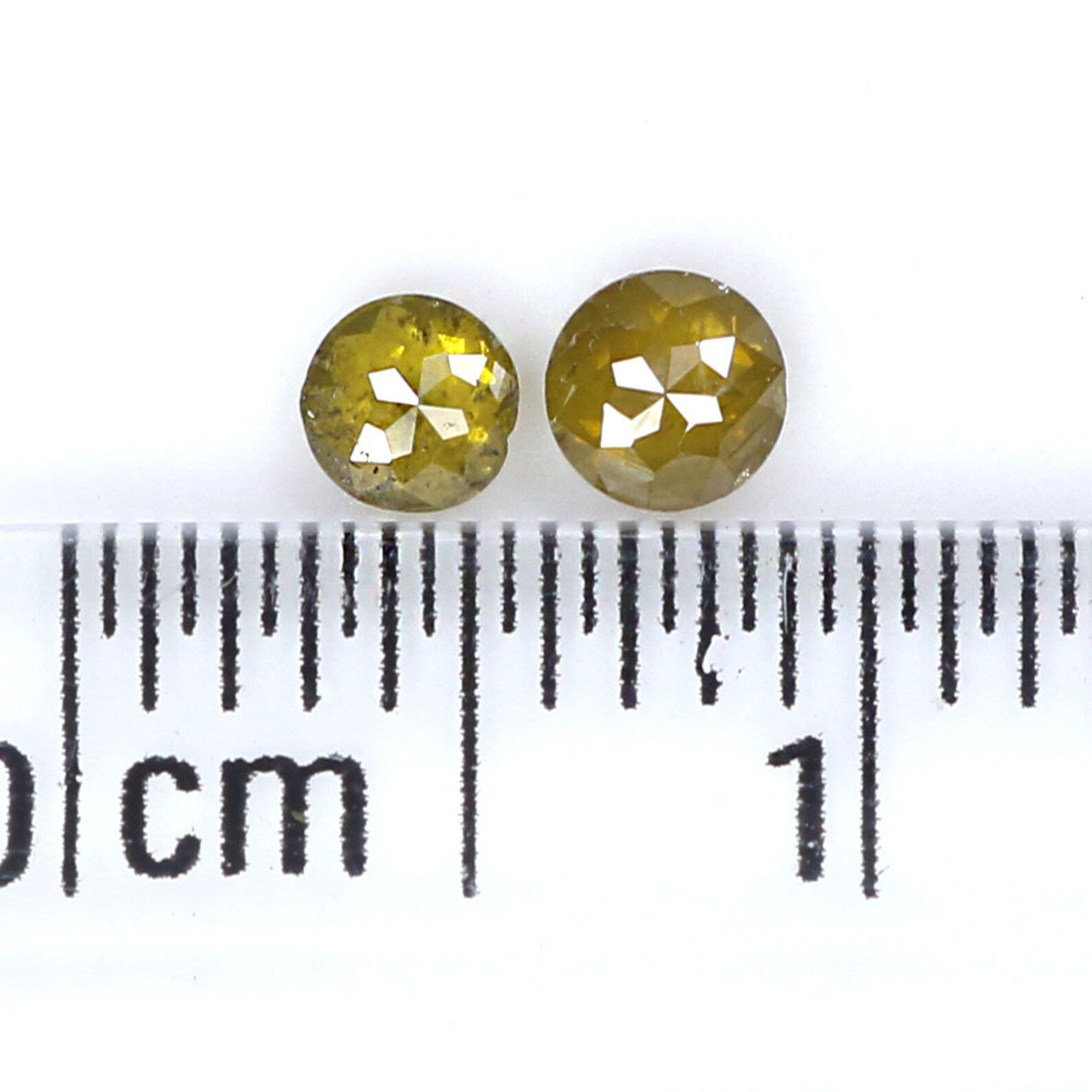 Natural Loose Rose Cut Diamond Yellow Green Color 0.22 CT 2.69 MM Round Rose Cut Shape Diamond N7537