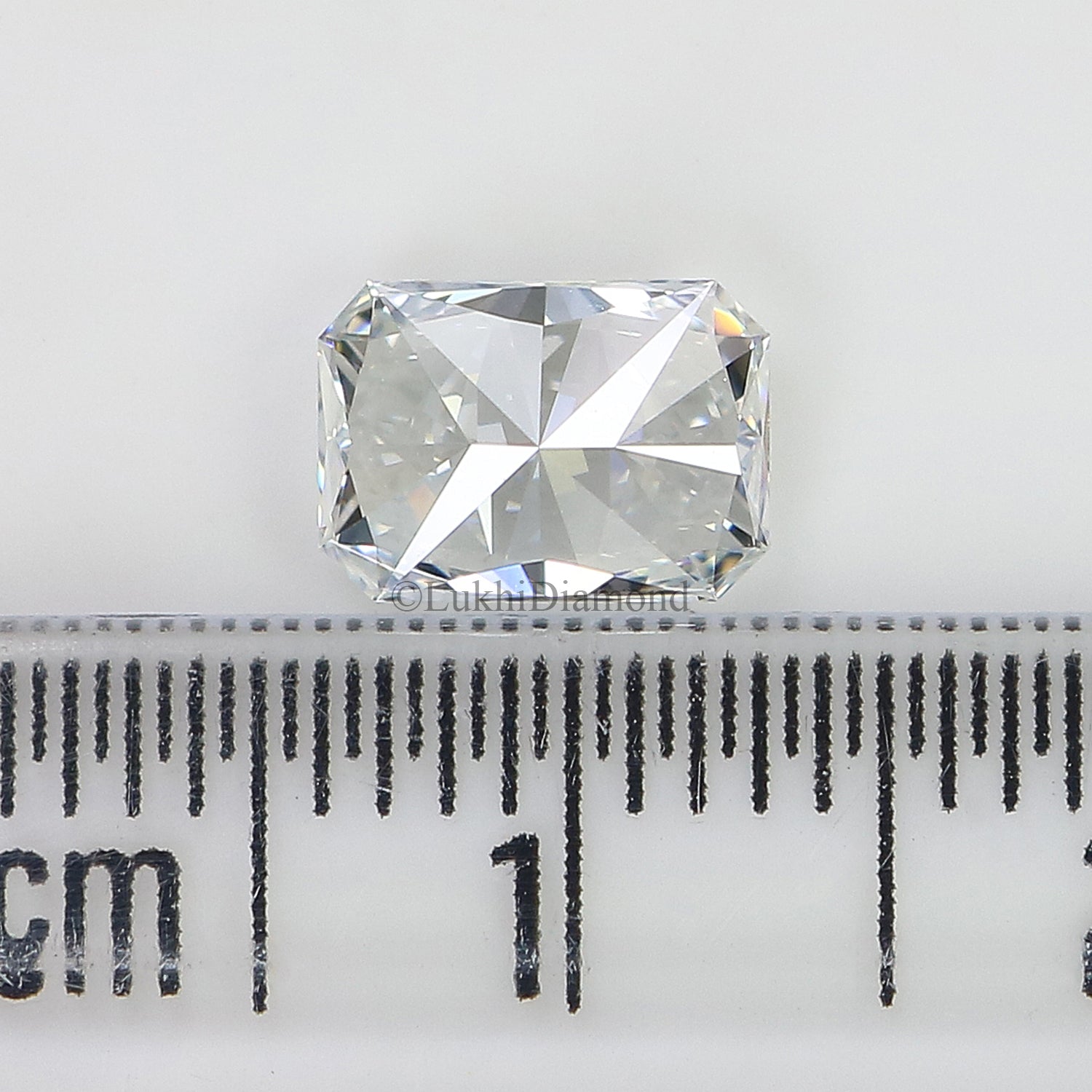 IGI Certified 1 CT Radiant Brilliant Cut E/F Color VS Clarity Lab Grown cvd Diamond Cut Cornered Rectangular Modified Brilliant Diamond Q155