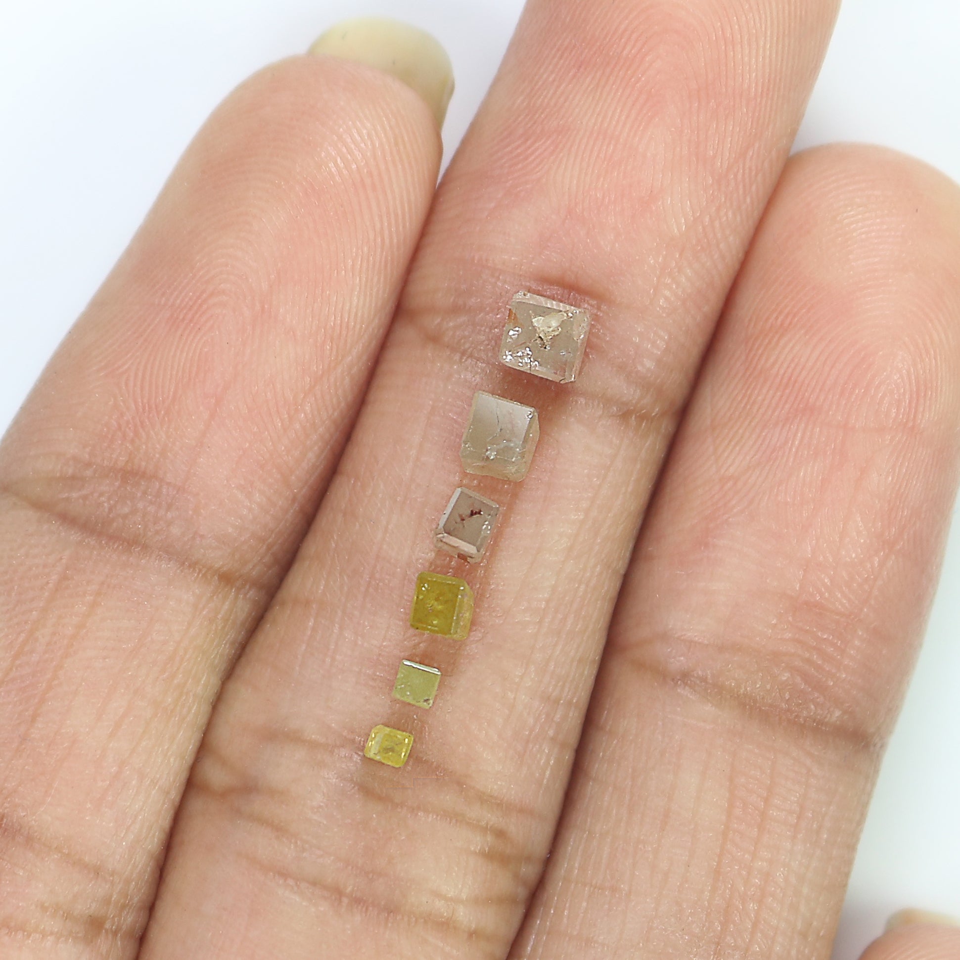 Natural Loose Square Cube Rough Shape Diamond Mix Color Square Uncut Diamond 1.50 to 2.50 MM Polished Square Cube Irregular Cut Diamond Q63