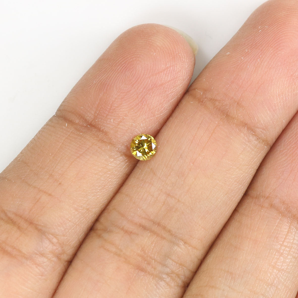 Natural Loose Round Diamond Fancy Color 0.25 CT 3.90 MM Round Brilliant Cut Diamond KR668