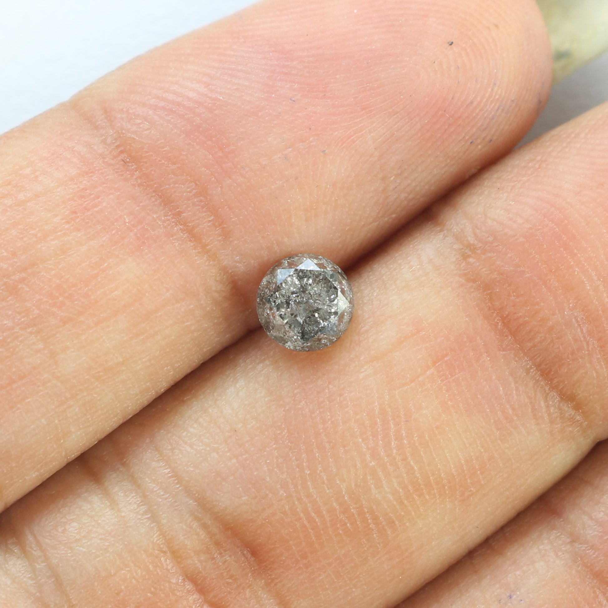 0.62 CT Natural Loose Round Shape Diamond Black Grey Color Round Shape Diamond 4.80 MM Salt And Pepper Round Brilliant Cut Diamond QL8460