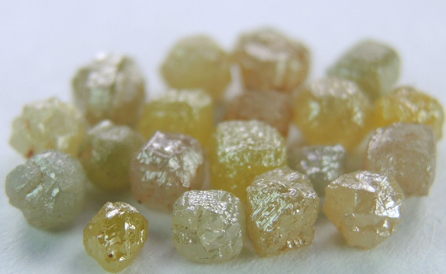 Natural Loose Diamond Rough Mix Colour I3 Clarity 2.50 to 4.00 MM 2.00 Ct Q86